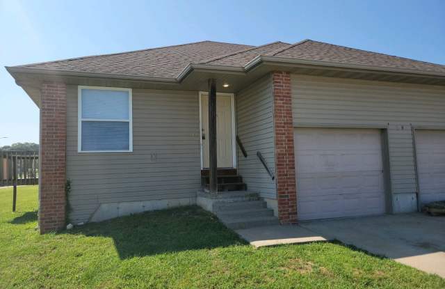 2 bedroom 2 bath duplex in Clever! photos photos