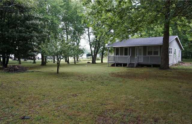 2 Bedroom, 1 Bath Home in Farmington! - 46 East Wilson Street, Farmington, AR 72730