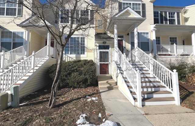 Beautiful first floor 2bd 2bth condo in the heart of Crofton in the Cedar Grove at Crofton community. photos photos