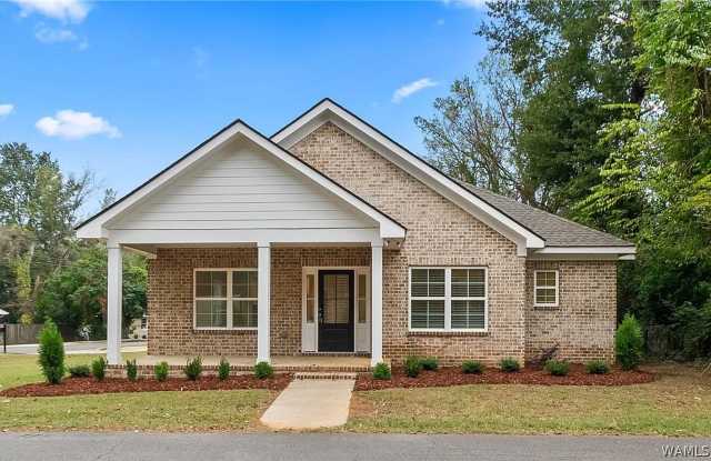 2402 Prince Avenue 3/3 House For Rent Gallery 3