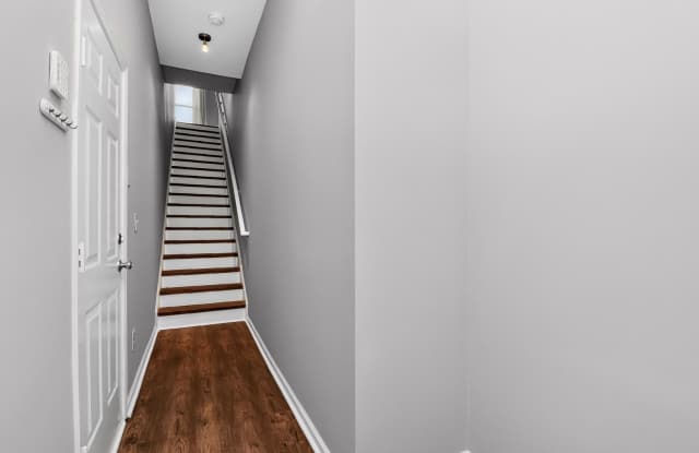 Lovely One Bedroom Loft in NoDa! Gallery 3