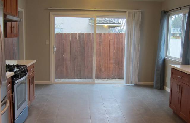 1229 West McKinley Avenue Gallery 4