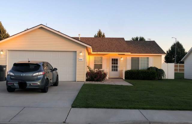 8206 Wenatchee Ct - 8206 Wenatchee Court, Pasco, WA 99301