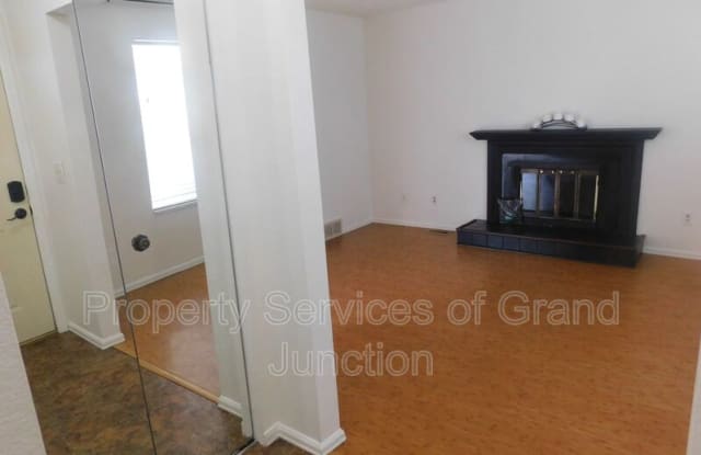 259 Quincy Lane Gallery 2
