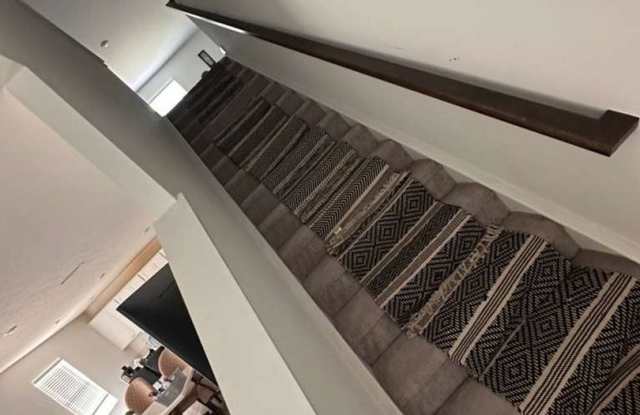 Spacious 5BR House in New Palestine Gallery 4