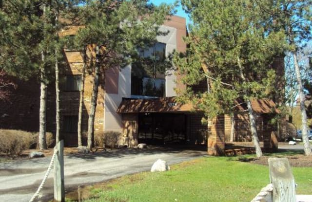 1026 Castilian Court - 1026 Castillian Court, Glenview, IL 60025