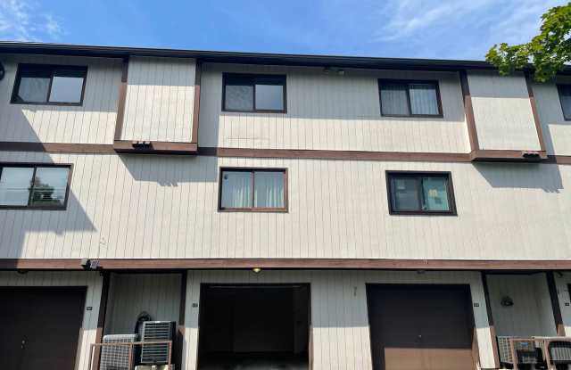 2 Bedroom, 1.5 bathroom 2nd Level Condo - 27 Crows Nest Lane, Danbury, CT 06810 2 Bedroom, 1.5 bathroom 2nd Level Condo - 27 Crows Nest Lane, Danbury, CT 06810