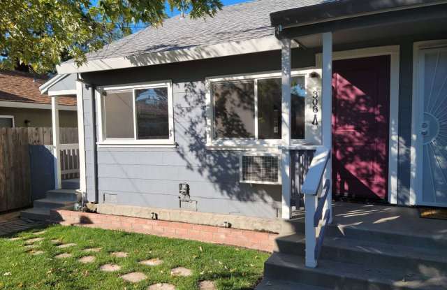 Nice 2 Bedroom Duplex!!! - 308 Louie Avenue, Lodi, CA 95240