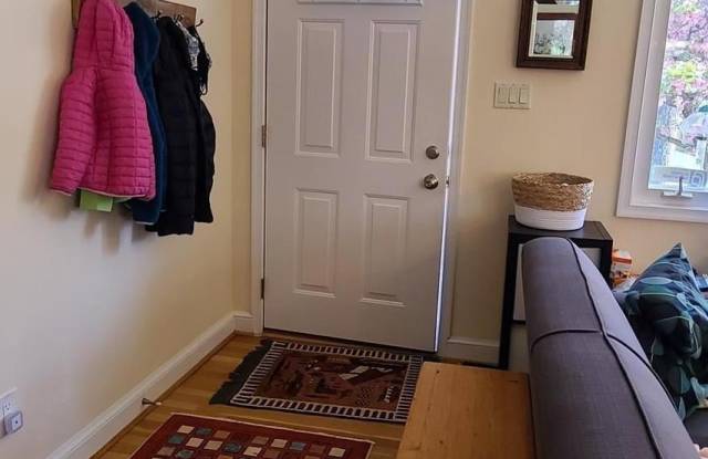 7126 SANFORD Court Gallery 2