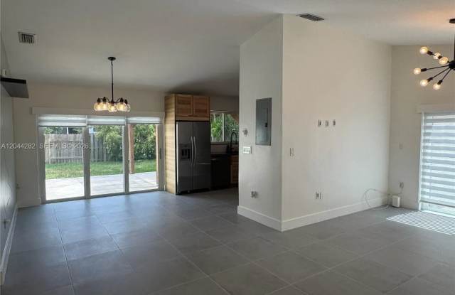 12845 SW 150th Ter Gallery 2