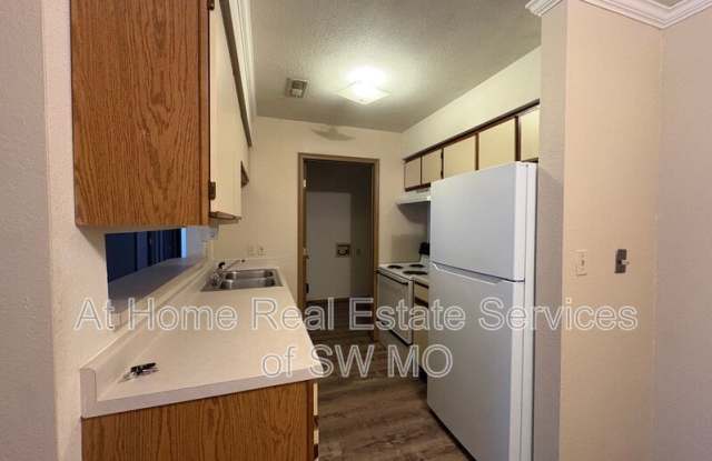 714 E Bain - 714 East Bain Street, Ozark, MO 65721