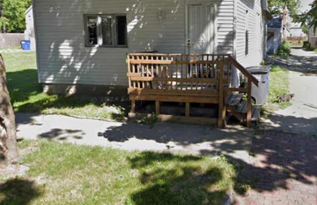 Cute 2 Bedroom Located Near Local Hospital photos photos