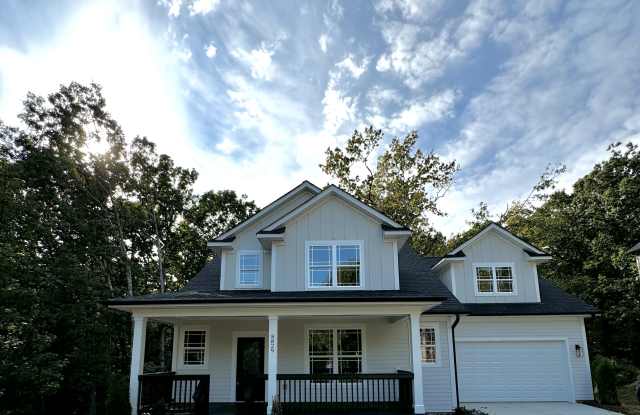 8829 Crosstimbers Drive - 8829 Crosstimbers Drive, Charlotte, NC 28215