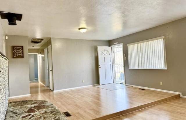 4728 S 4180 W photos photos