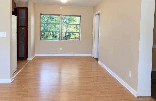 4 Bed 2 Bath Home | Pet Friendly | Washer Dryer Hook Ups & Central Air | Section 8 Welcome Gallery 4