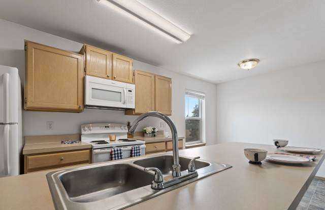 Trails End Apartment Community i Gallery 2