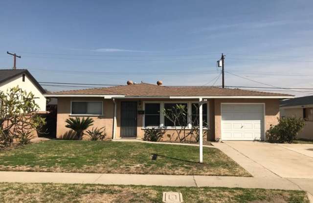 Lovely 3 Bedroom 1 Bath House with Garage photos photos