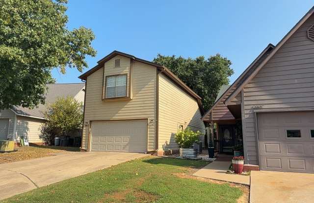 Welcome to your new 3 bedroom, 2.5 bath home with an outdoor oasis! photos photos