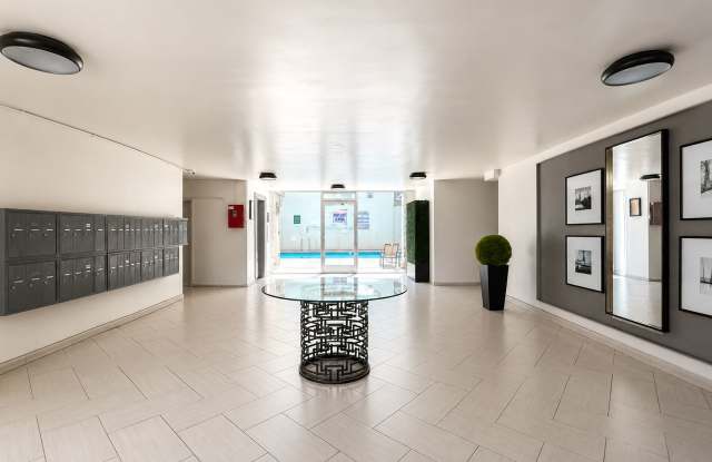 Tarzana Five Apartments Gallery 4