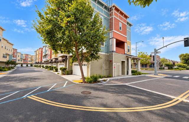 Modern 3BR Townhome for Rent in Union City! Gallery 3