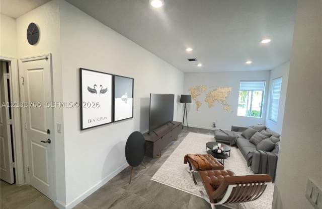 20610 NE 2nd Ct Gallery 4