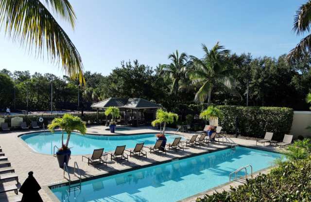**CYPRESS WOODS COUNTRY CLUB **FULLY-TRANSFERRABLE BUNDLED GOLF UNIT ** FURNISHED SEASONAL RENTAL** photos photos