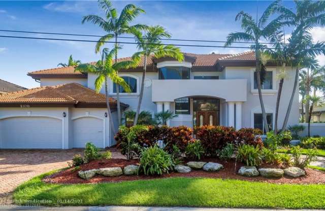 2370 NE 26th St - 2370 Northeast 26th Street, Lighthouse Point, FL 33064