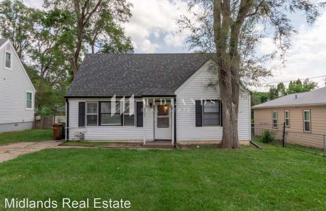 407 W 30th Avenue - 407 West 30th Avenue, Bellevue, NE 68005