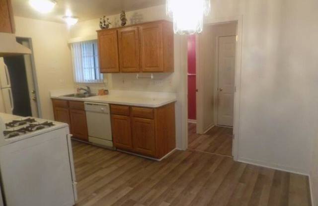 29937 Kenwood Court Gallery 2