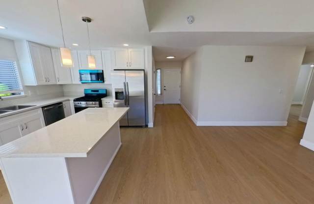 241 Southshore Dr, Lake Elsinore | BIG BACKYARD. Fresh Updates + PETS WELCOME! | $2,800/mo Gallery 4
