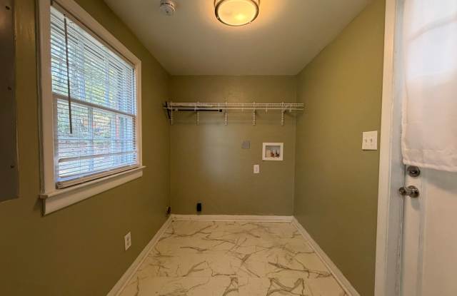Brick 4/2 House in West Rome- $1,895 Gallery 4