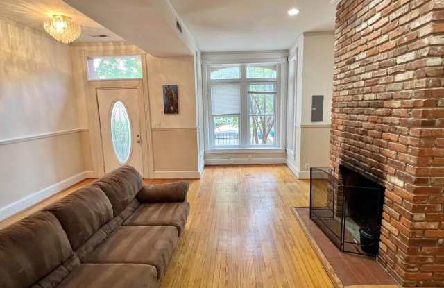 824 7TH STREET NE - 824 7th Street Northeast, Washington, DC 20002