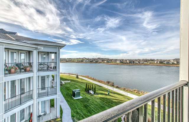 1010 on the Lake Gallery 3