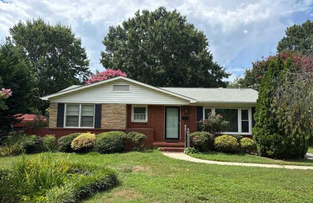 1521 Woodhill Lane photos photos