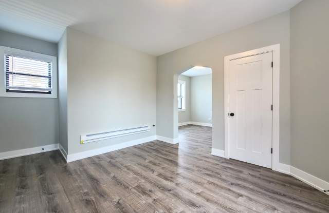 4413 N Wolcott Ave photos photos
