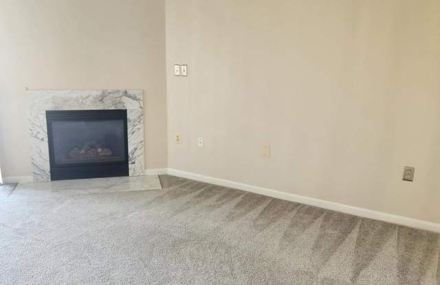 8941 TOWN CENTER CIR #2-308 Gallery 4