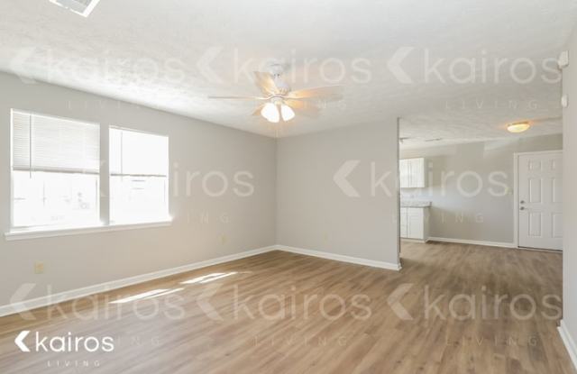 325 Deerpark Drive Gallery 3