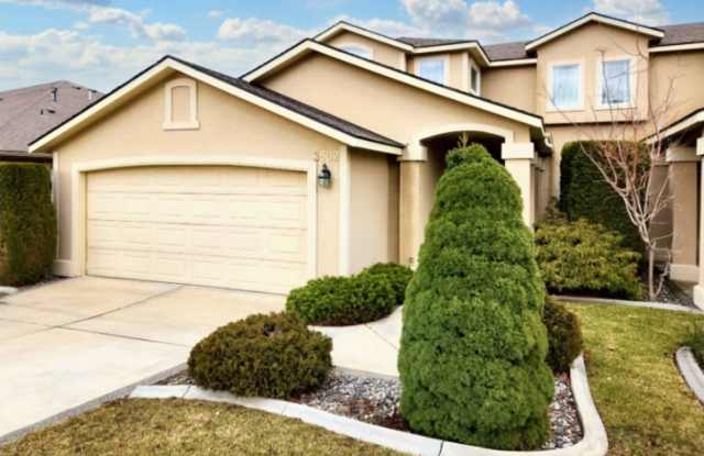 LARGE 2-Story 4 Bedroom Townhouse for Rent - 3562 Waterford Street, Richland, WA 99352