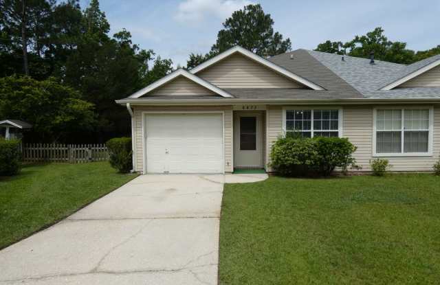 Adorable 2 Bed/2 Bath Duplex photos photos