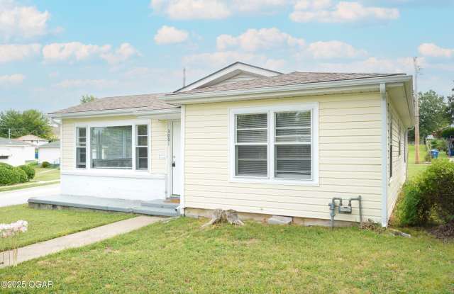 3001 S Pearl Avenue photos photos