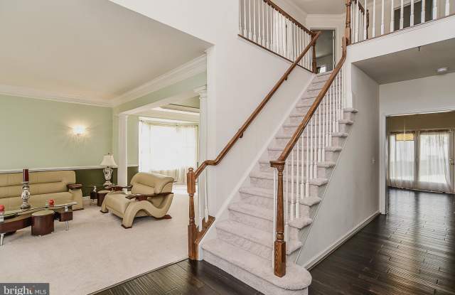 2822 THISTLEBERRY COURT Gallery 4
