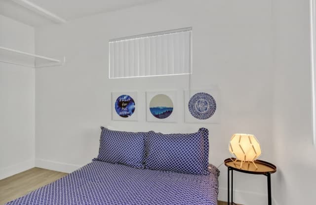 Downtown Modern Smart Home Gallery 3