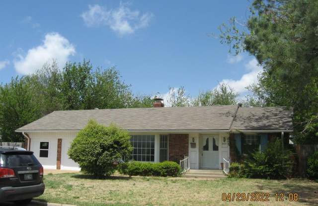 2833 Chaucer Dr - 2833 Chaucer Drive, The Village, OK 73120