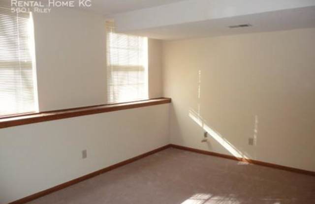 5601 Riley Gallery 3