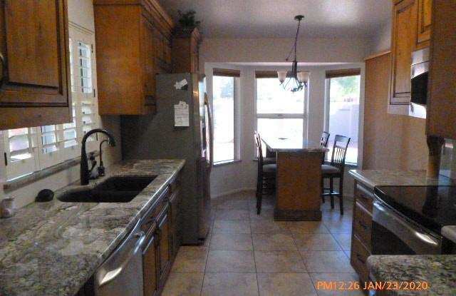 19233 N 89TH Drive Gallery 3