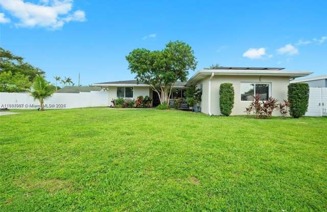 5021 SW 29th Ter - 5021 Southwest 29th Terrace, Dania Beach, FL 33312