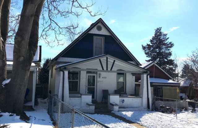 Bright and Cozy 2-Bedroom in Sunnyside with Garage and Yard! photos photos