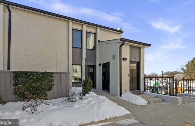19520 VILLAGE WALK DR. Gallery 2