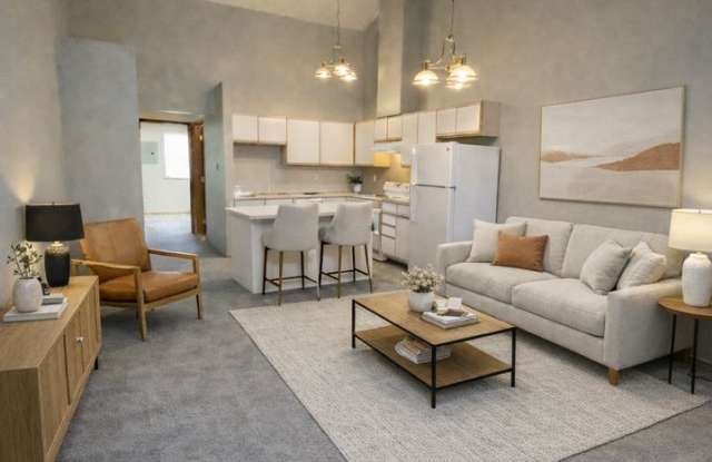 311Nach - Evergreen Court photos photos