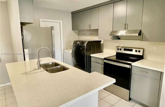 5532 SW 22nd Street 5532, West Park, FL 33023 photos photos